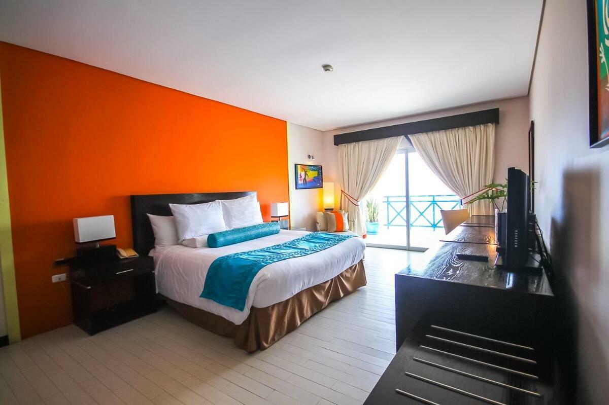 Thunderbird Resorts - Poro Point San Fernando City  Ngoại thất bức ảnh